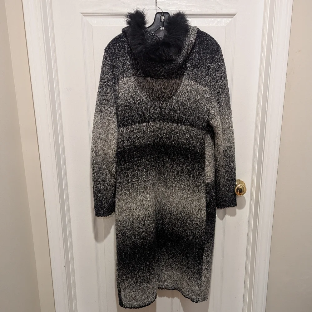 Sisters Size M/L Black & Grey Marbled‎ Knit Duster Cardigan With Faux Fur Collar